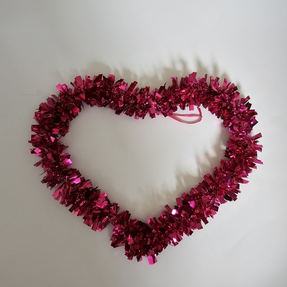 Pink Heart Tinsel Wreath Wall Decor Valentine's Day - Picture 3 of 3